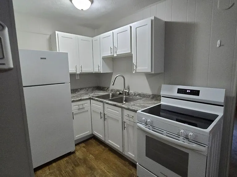 Cedars Apartments — Photo 14