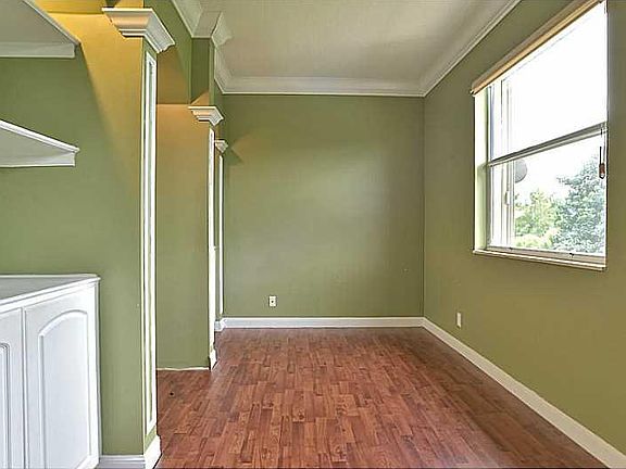 4th image of 10490 SW 56th St