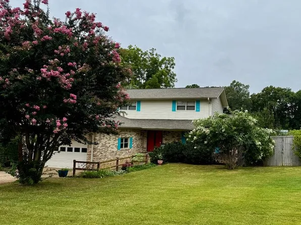 7608 Peacock Dr SW, Huntsville, AL 35802