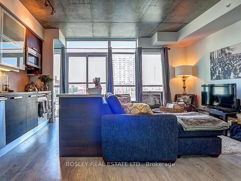1205 Queen St W #302 — Photo 4