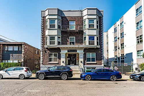 Mercury Apartments Modern Living in a Classic Seattle Building Photo 1