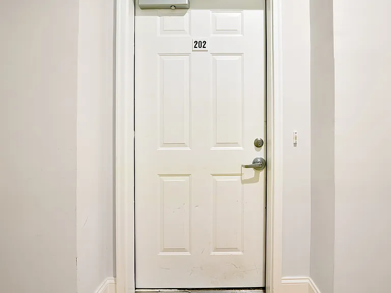 301 Augusta St #202 — Photo 3
