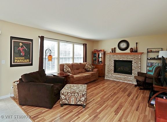 5th image of 1030 Club Lake Dr