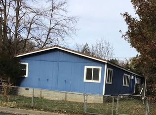 305 1st St, Rogue River, OR