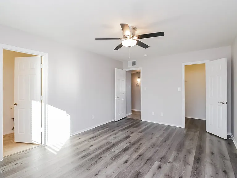 2641 E Isabella Ave — Photo 10