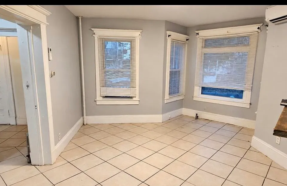 76 Acushnet Ave #1