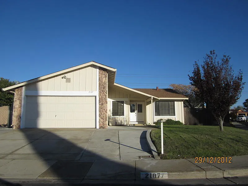 2107 Sugartree Dr photo 1