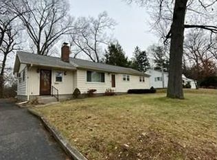 29 Sun St, Enfield, CT 06082