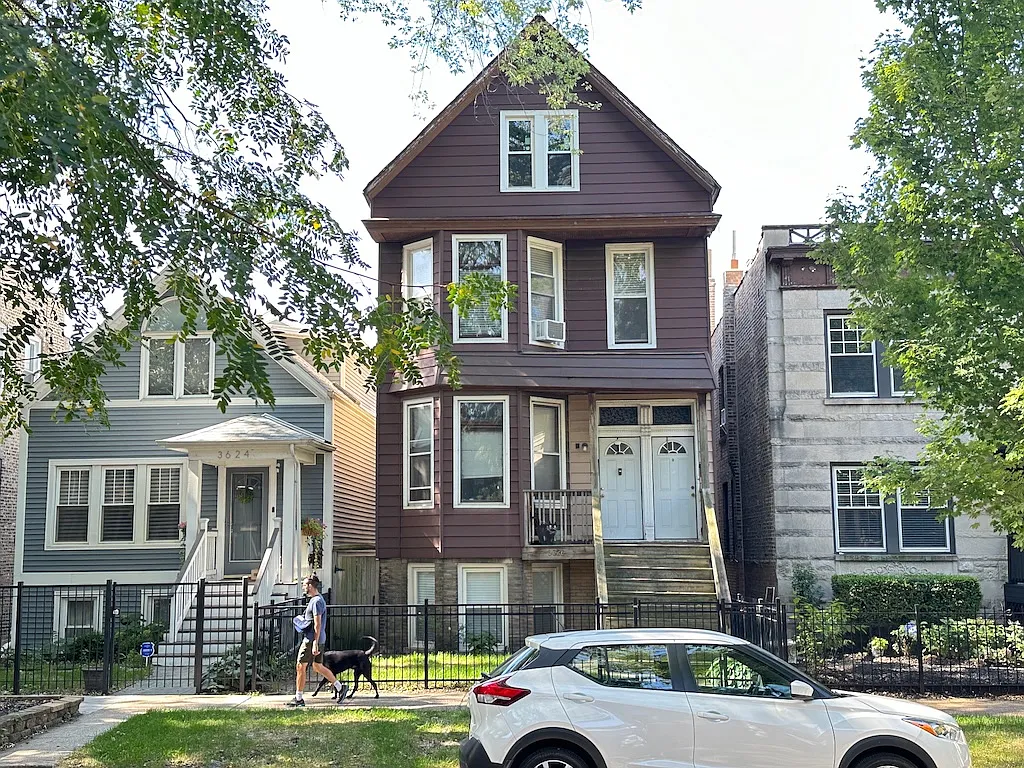 Appealing 1 Bed, 1 Bath at Marshfield + Addison (Wrigleyville) — Photo 1