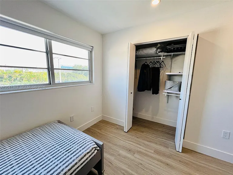 1900 Meridian Ave #306 — Photo 28