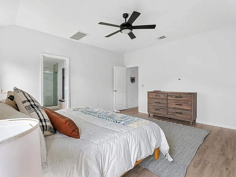 5729 Montrelia Dr — Photo 12