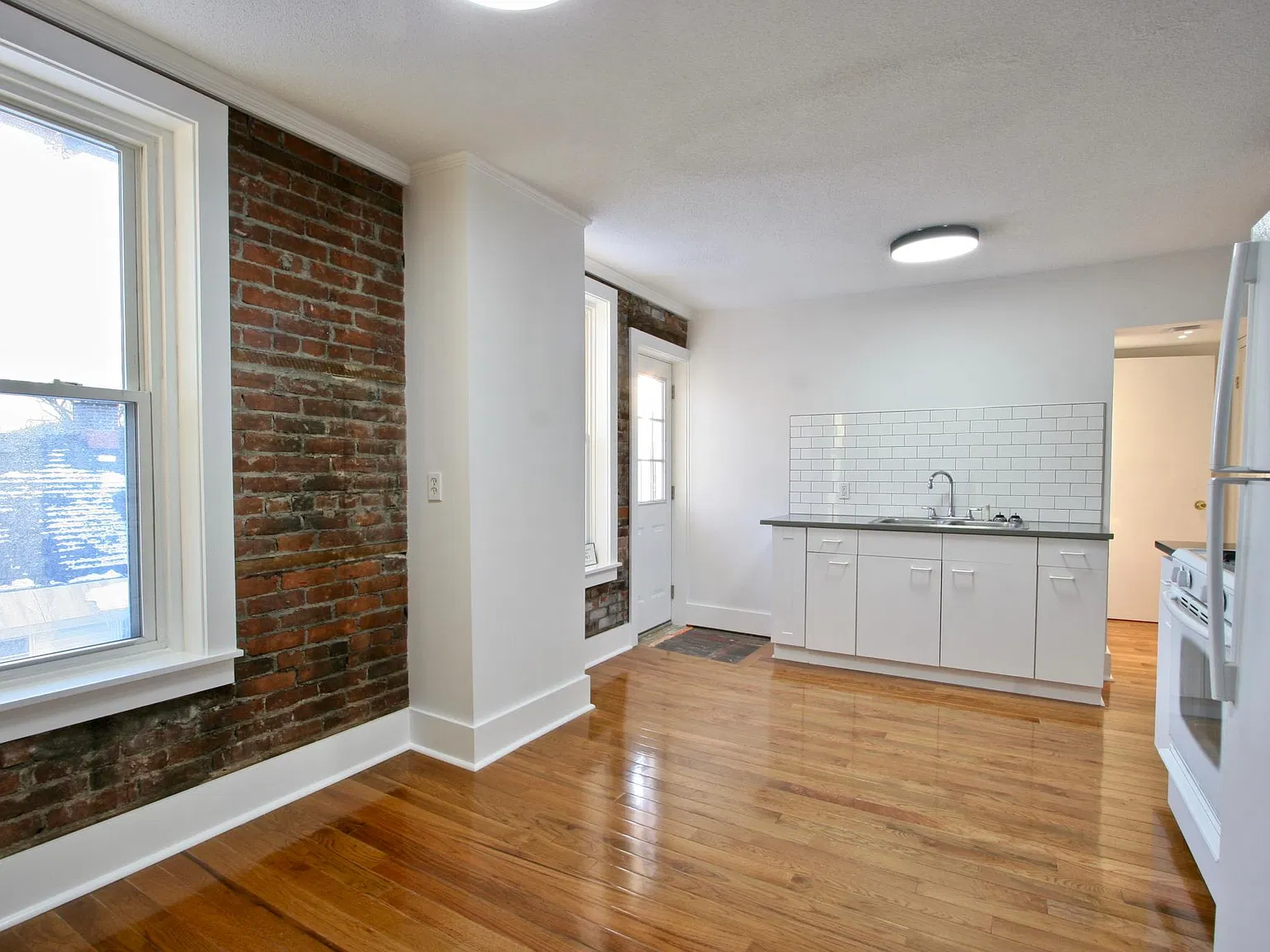 1 bed, 875 sqft, $1,600 — Photo 3