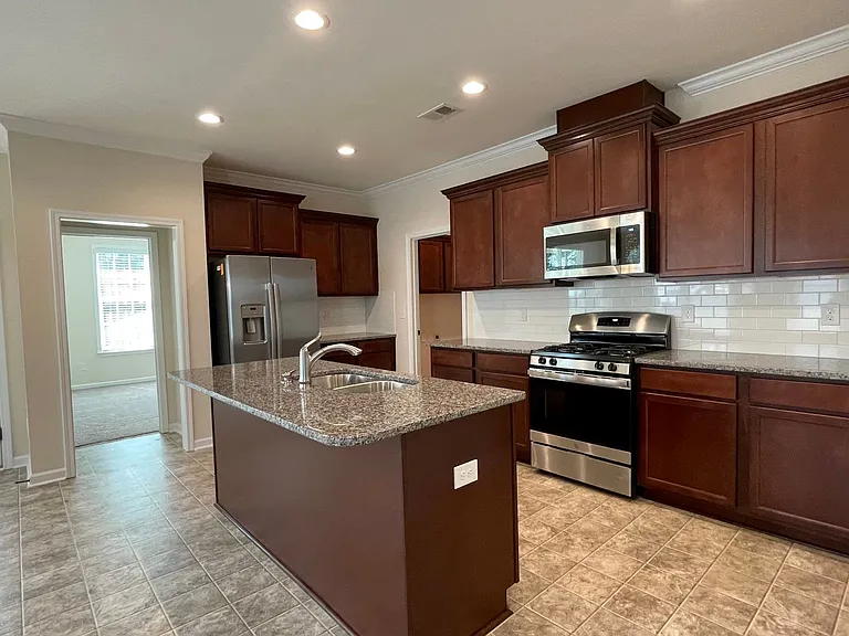 303 Starling Ave — Photo 9