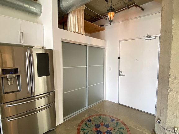 4th image of 825 E 4th St APT 501