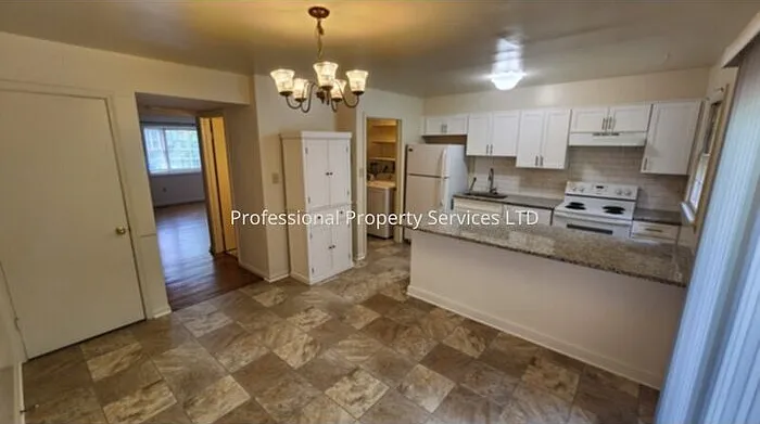 1912 Abbey Ln — Photo 8