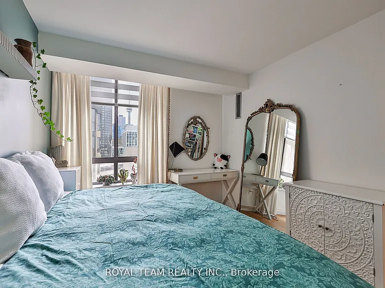 211 N Saint Patrick St S #Penthouse C-10 — Photo 38
