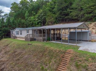 250 Ledbetter Ln, Franklin, NC 28734