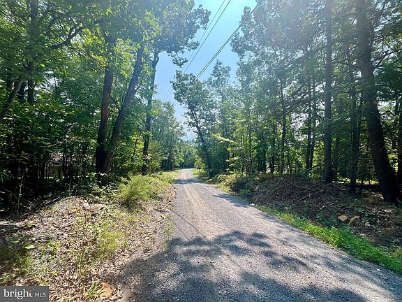 5th image of Cross Creek Rd