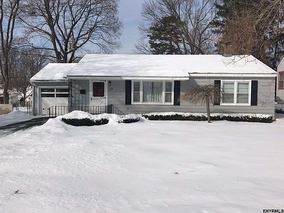 2nd image of 20 Parkwood Dr