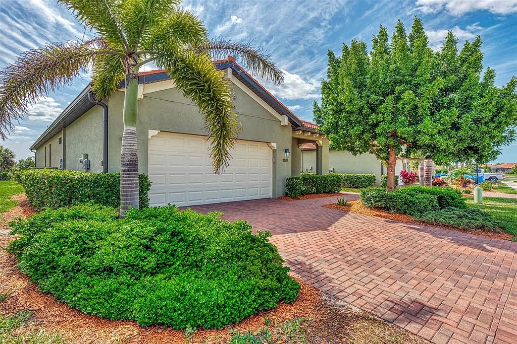 Building Photo - 10113 Fiddlewood Dr