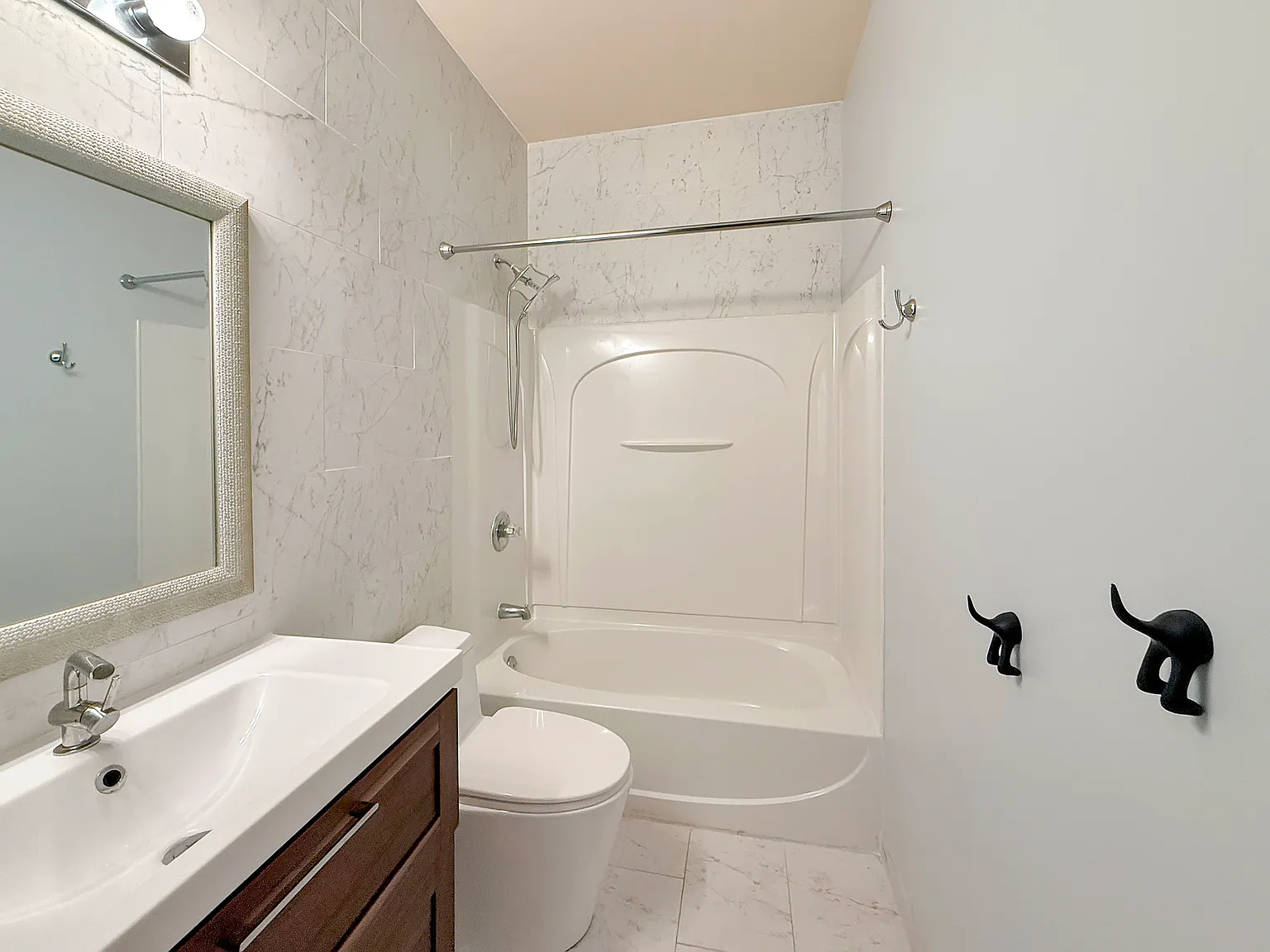 4 bed, 3.5 bath, 2448 sqft, $3,200 — Photo 4