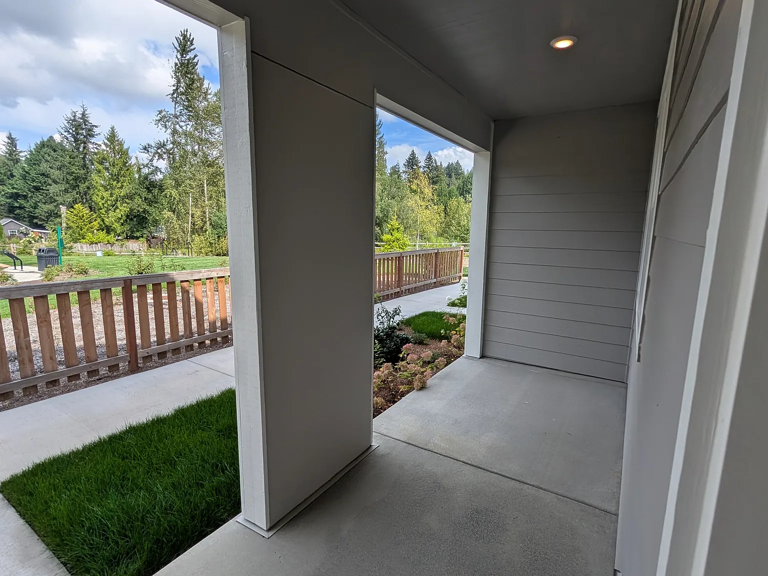 3 bed, 2.5 bath, 1754 sqft, $3,500 — Photo 2