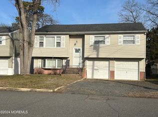 1124 Leonard Rd, Point Pleasant Beach, NJ 08742