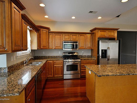 2nd image of 200 Popes Creek Ln