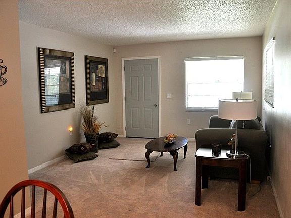 2nd image of 237 S McGee Ave
