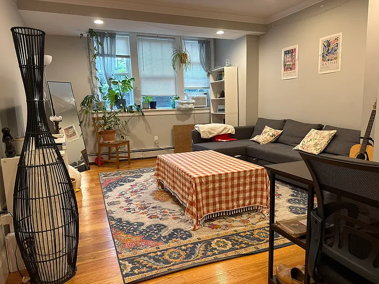 12 Greenway Ct #7 — Photo 1
