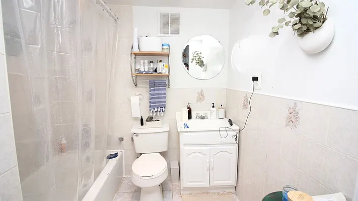 Rented by Nooklyn NYC LLC | media 21