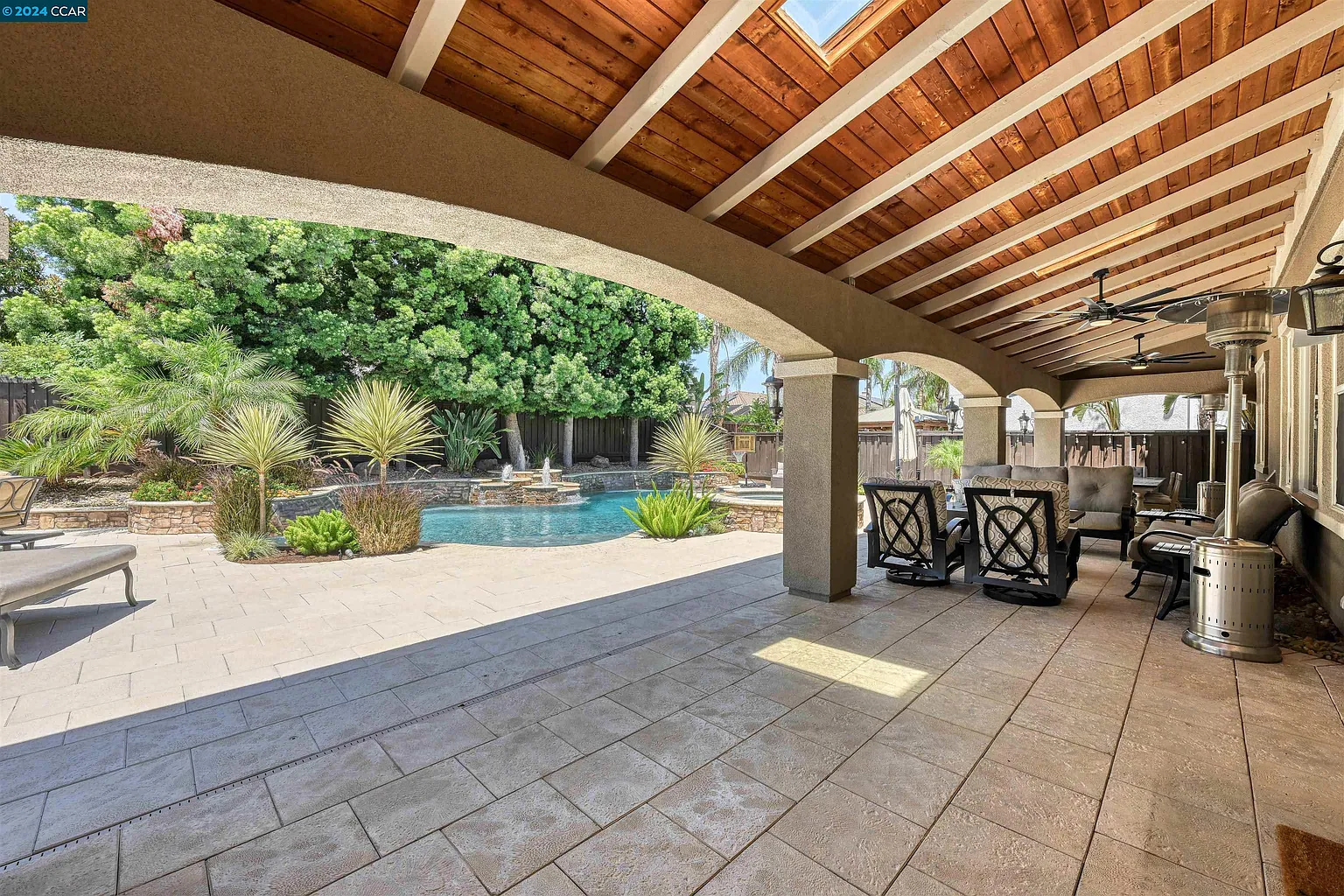 1705 Mediterraneo Pl photo 1