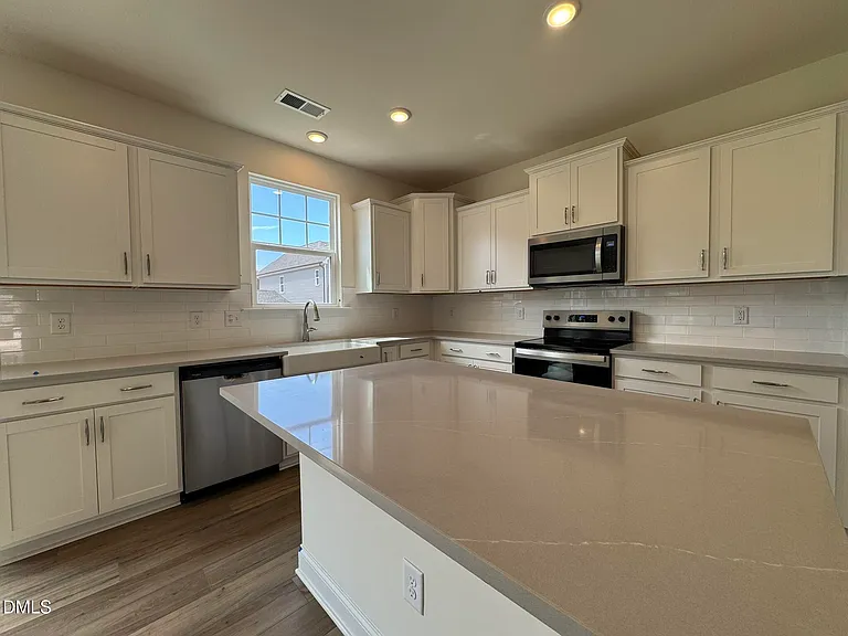 231 Faith Ave — Photo 9