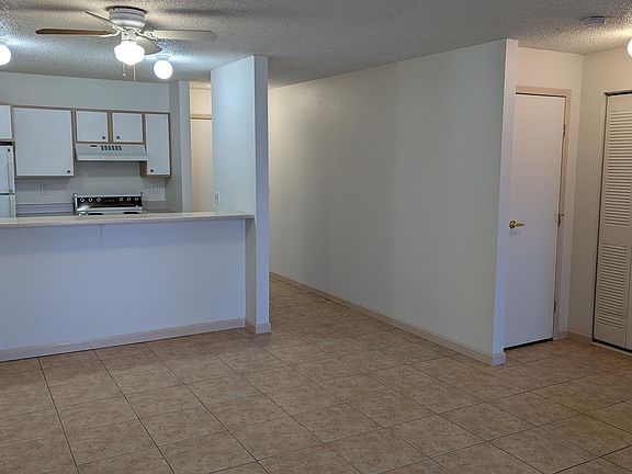 Kitchen/living area