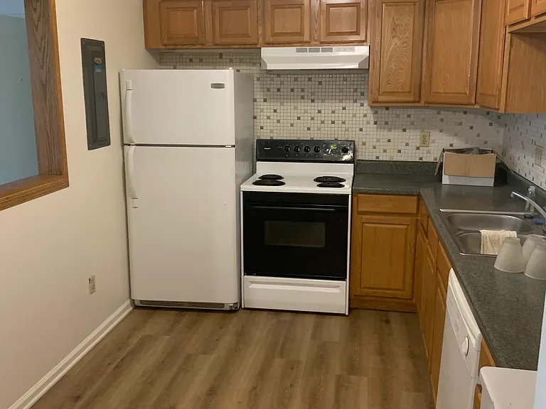 1555 Mac Dr #7 — Photo 2