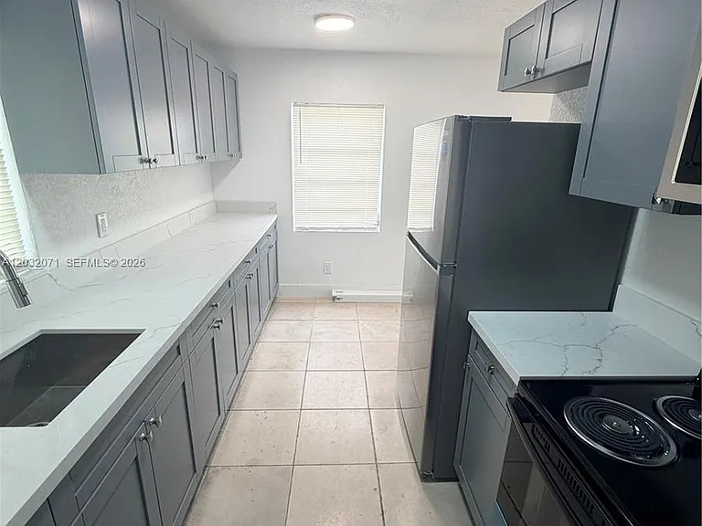 753 SW 3rd Pl — Photo 8