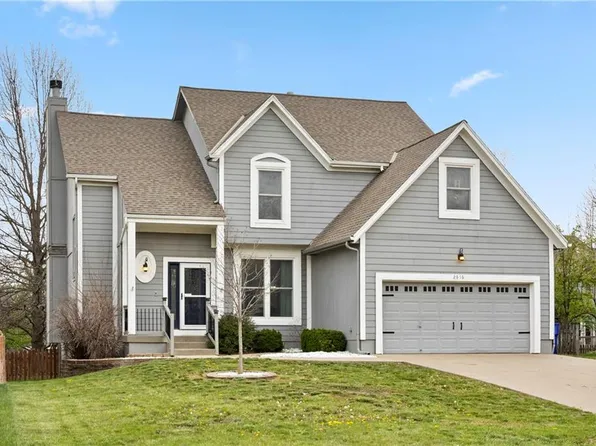 2616 W Sage Cir, Olathe, KS 66061