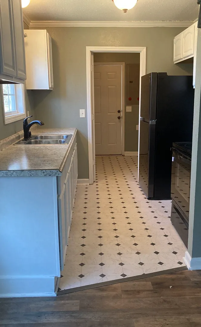 1584 Boxcroft Rd — Photo 3