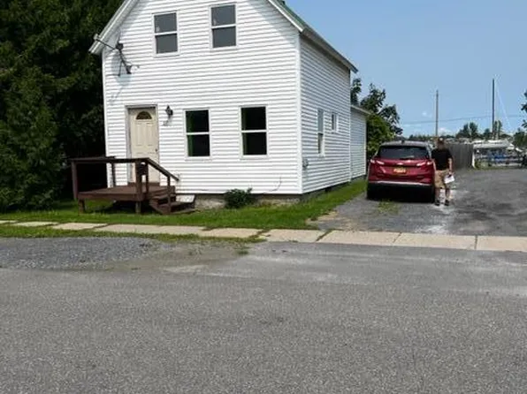 46 Rose Ave, Rouses Pt, NY 12979