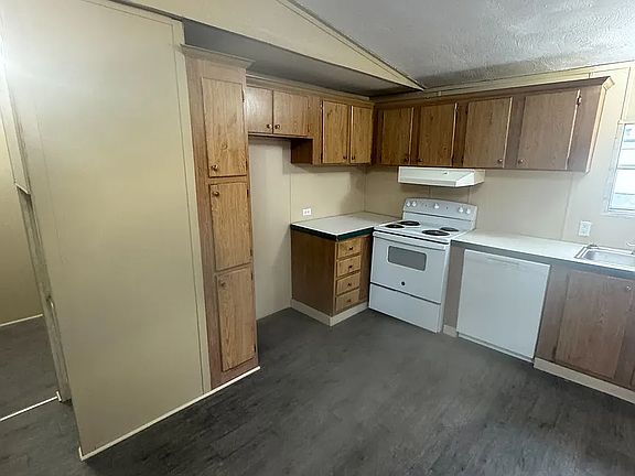 4th image of 1418 Stamps St