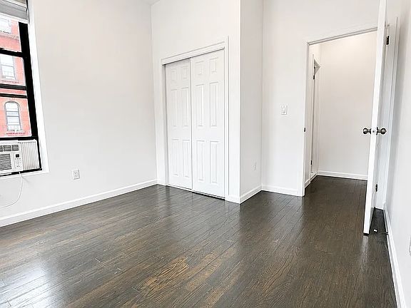 4th image of 419 8th St #2