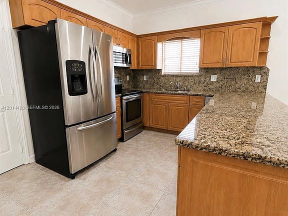 5th image of 16347 NW 88th Pl