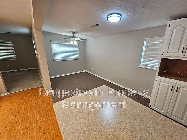 1941 Culver Ave — Photo 4