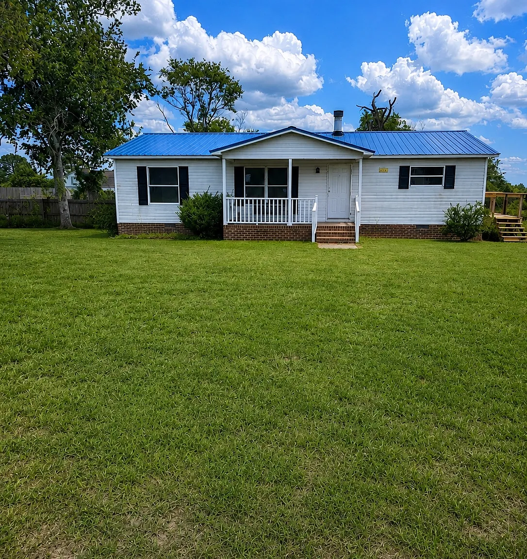 3 bed, 1232 sqft, $1,500 — Photo 1