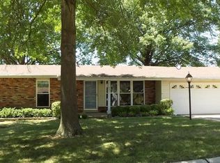 809 Delhurst Dr, Ballwin, MO 63021