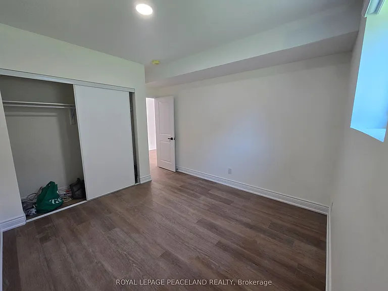 558 Spadina Cres #LANEWAY HSE LWR — Photo 4