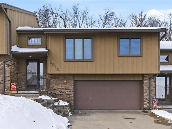 1010 Arbor Ridge Cir, Council Bluffs, IA 51503