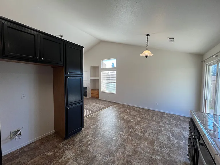 603 Cinnabar Way — Photo 8
