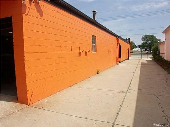 3rd image of 4763 Dixie Hwy