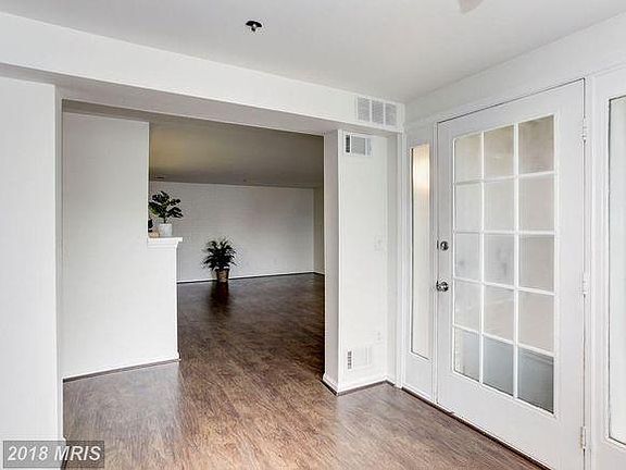 5th image of 3580 Sherbrooke Cir APT 102